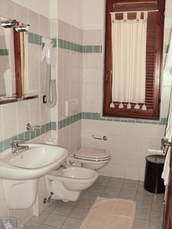 Hotel Piccada Палау Номер фото