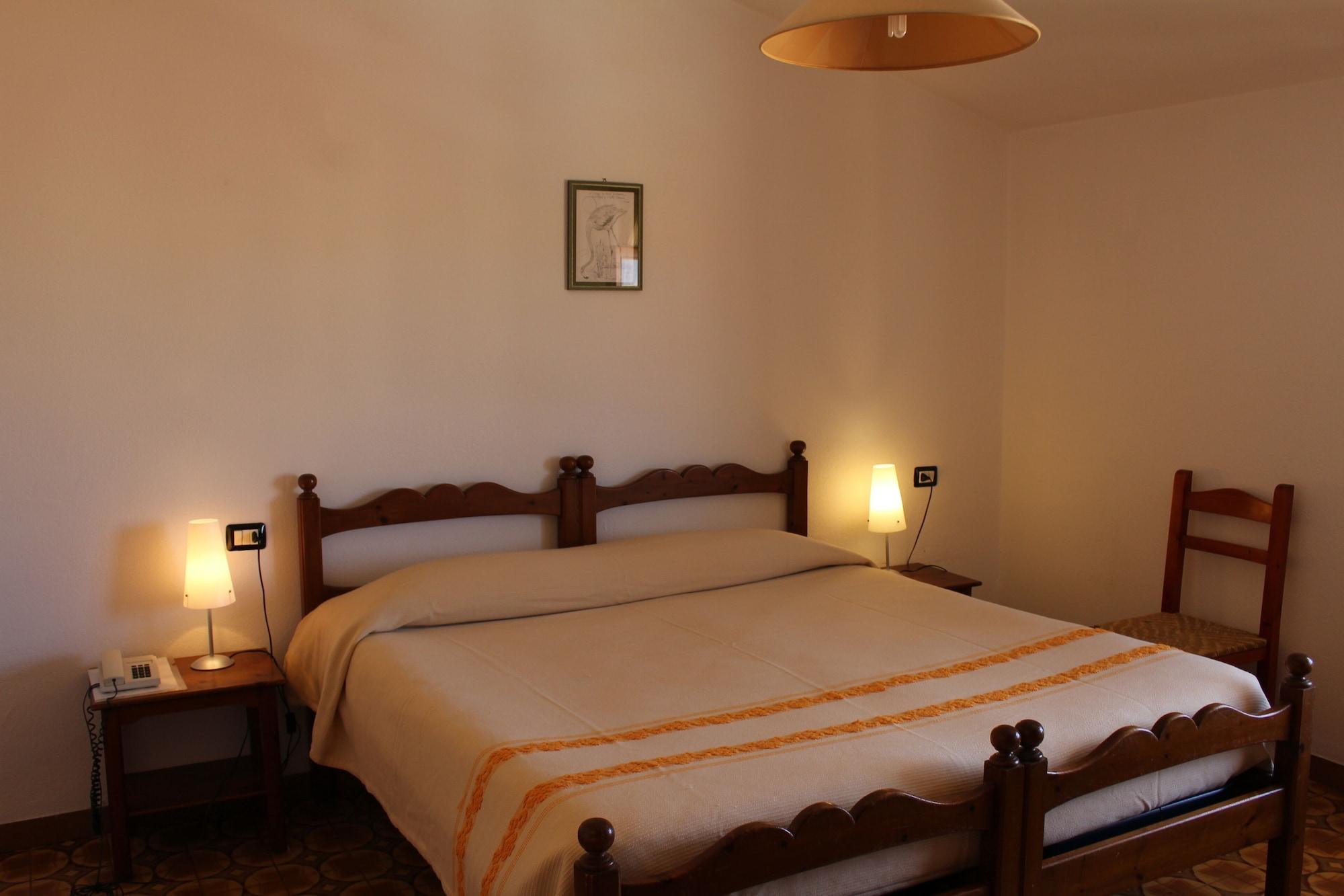 Hotel Piccada Палау Экстерьер фото